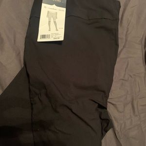 Size 16 stretch Capris NWT